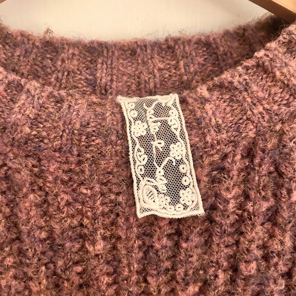 Small Sadie & Sage Chunky Knit Cropped Sweater - Picture 3 of 3